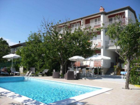 One-Bedroom Apartment in Barbat V